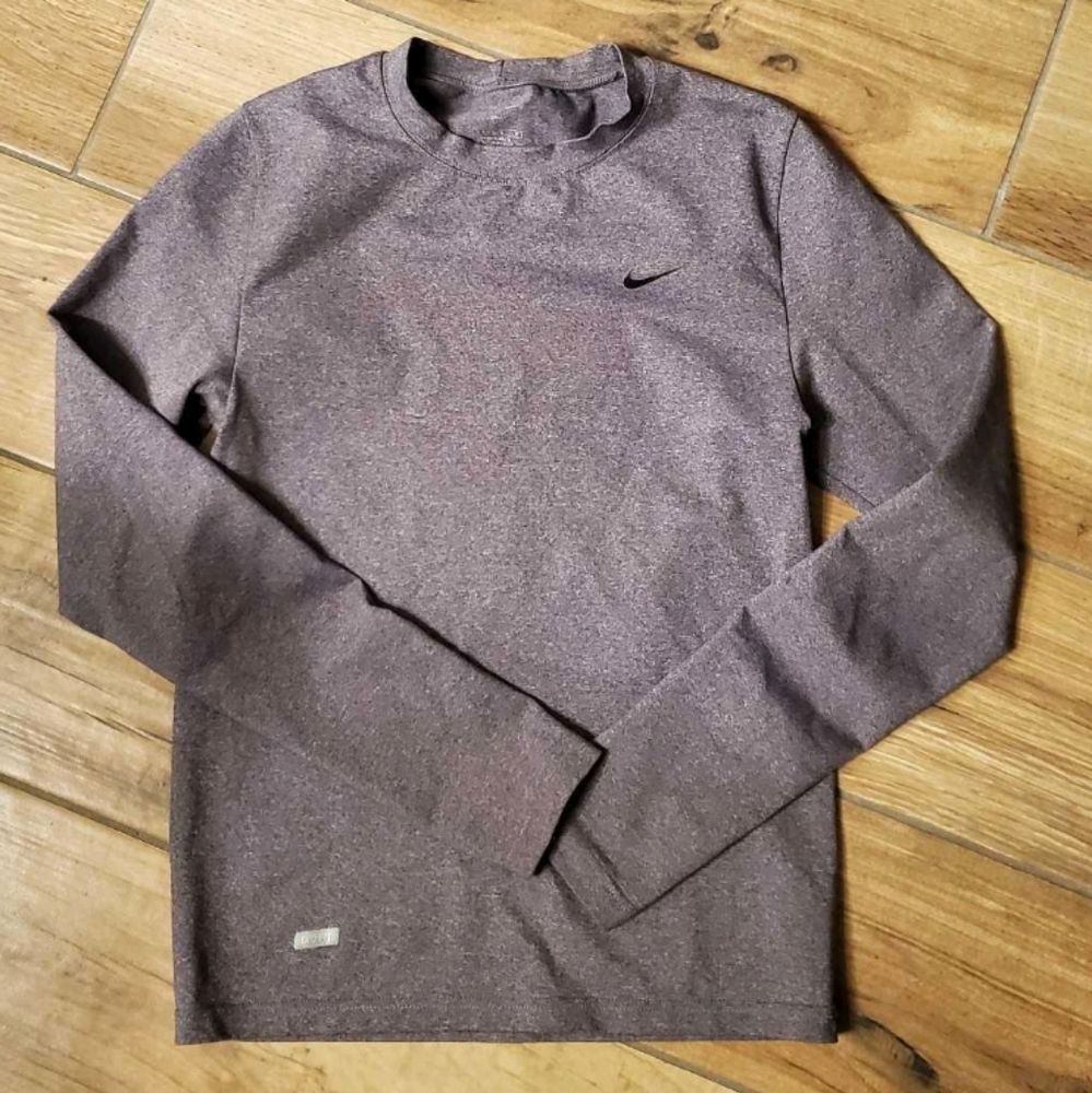 Boy's Nike compression shirt size XL